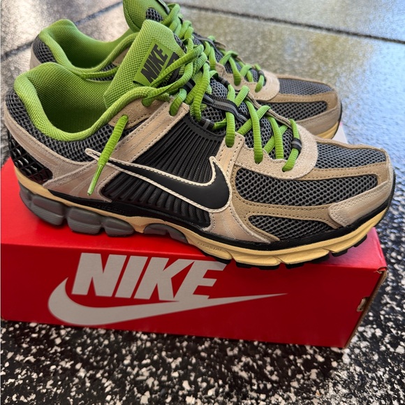 Nike Vomero 5 Men's Sneakers Size 10.5 Pale Ivory/ Smoke Grey - Picture 3 of 13